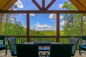 Mountain Crest Pet-friendly Log Cabin with Mountain Views!